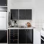 Comfy Downtown At Prime Location *